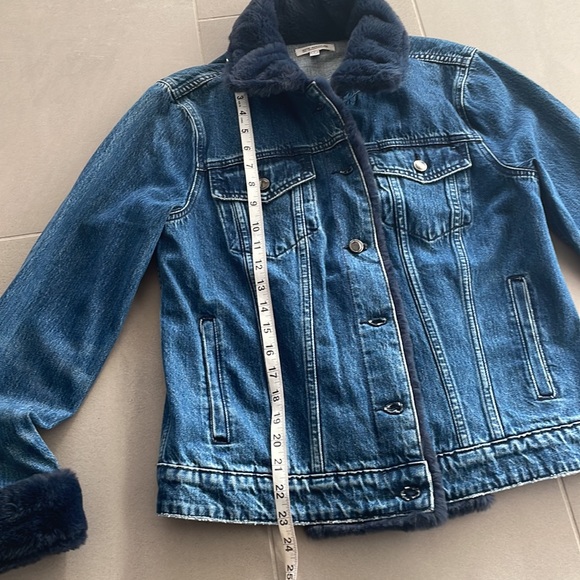 Good American the Luxe touch faux fur trim denim jacket - Picture 12 of 17